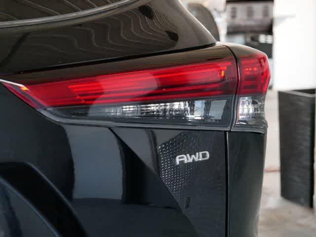 used 2020 Toyota Highlander car, priced at $27,473
