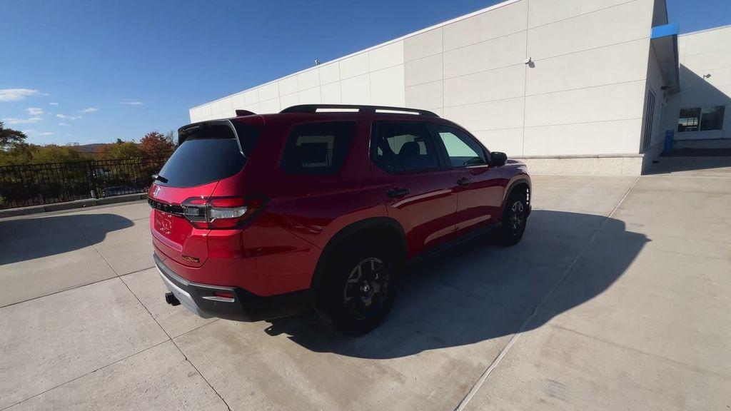 new 2025 Honda Pilot car, priced at $49,750