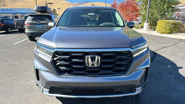 new 2025 Honda Pilot car, priced at $45,243