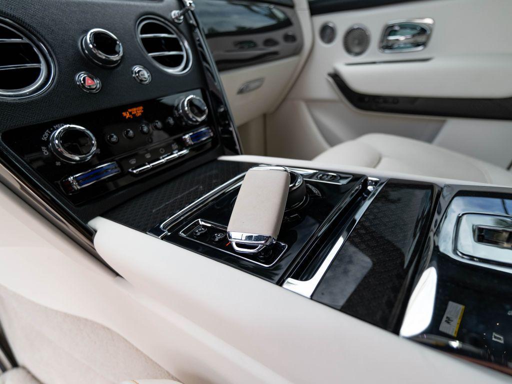 used 2022 Rolls-Royce Cullinan car, priced at $339,995