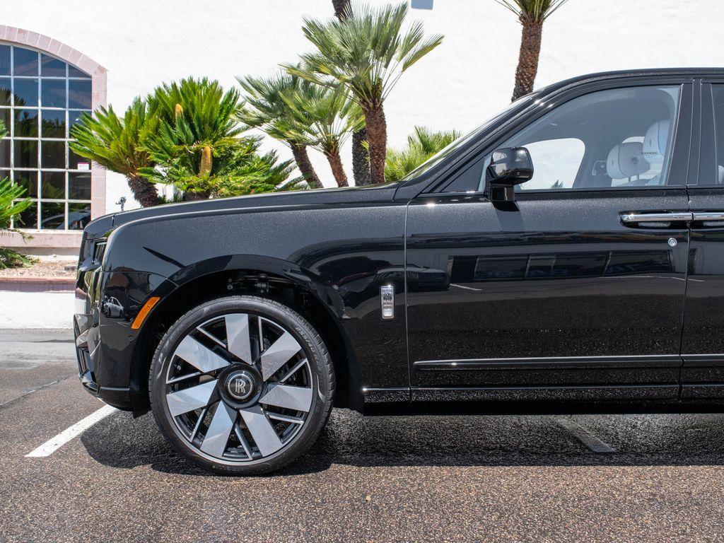 new 2026 Rolls-Royce Cullinan car, priced at $508,450