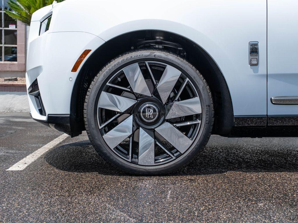 used 2025 Rolls-Royce Cullinan car, priced at $455,995