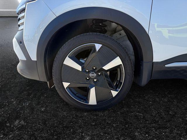 new 2025 Nissan Kicks car, priced at $27,535