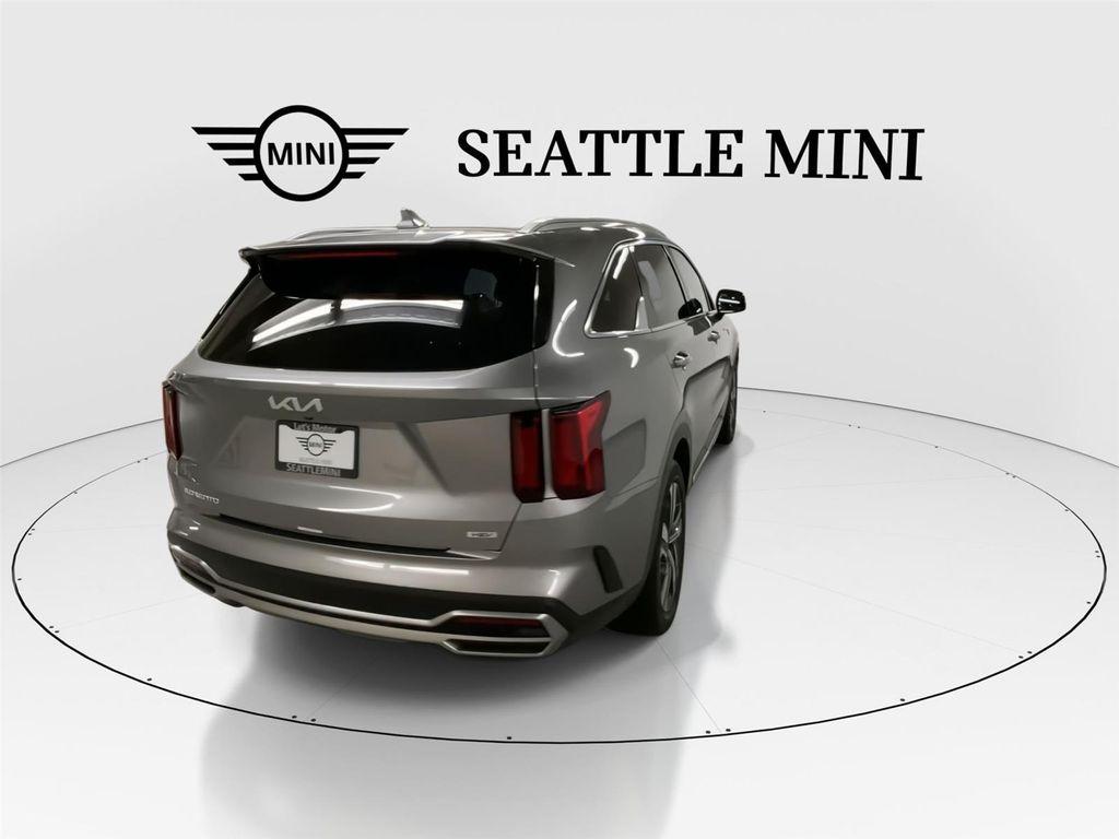 used 2023 Kia Sorento Hybrid car, priced at $30,989