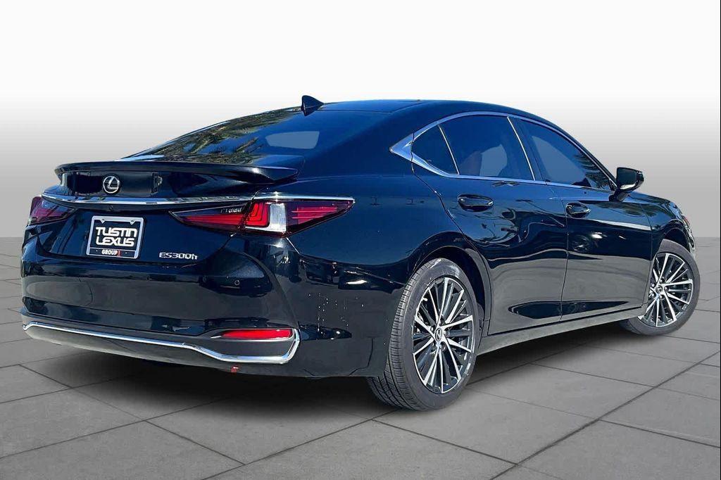 used 2024 Lexus ES 300h car, priced at $44,100