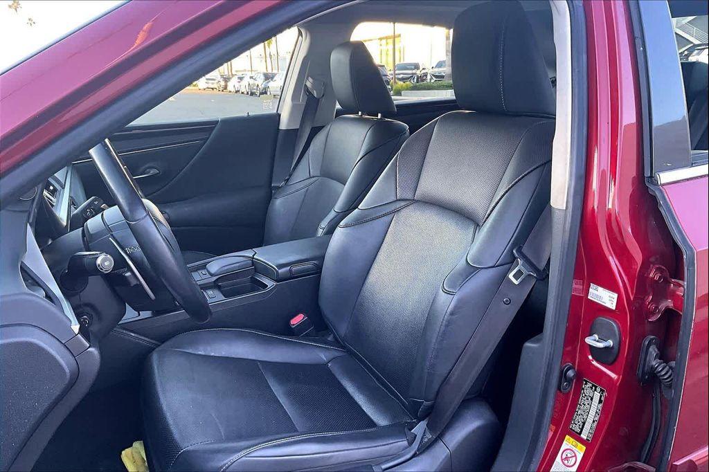 used 2019 Lexus ES 350 car, priced at $20,892