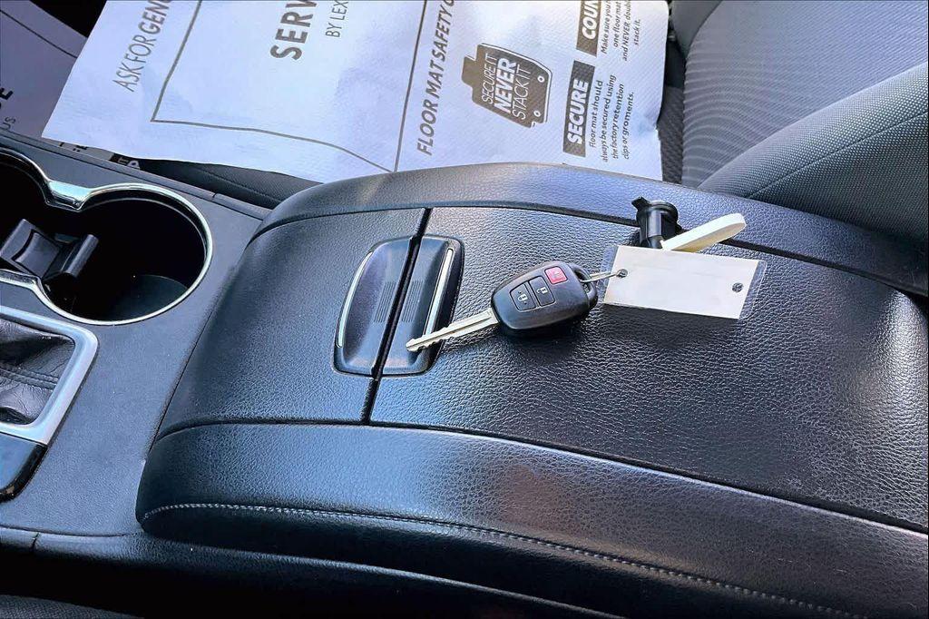 used 2016 Toyota Highlander car, priced at $15,200