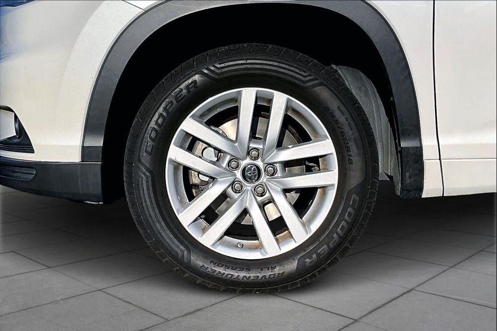used 2016 Toyota Highlander car, priced at $15,200