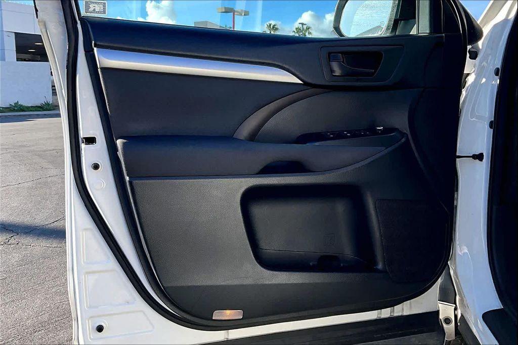 used 2016 Toyota Highlander car, priced at $15,200