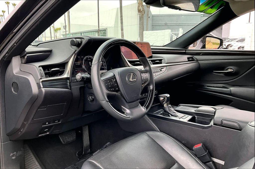 used 2020 Lexus ES 300h car, priced at $26,112