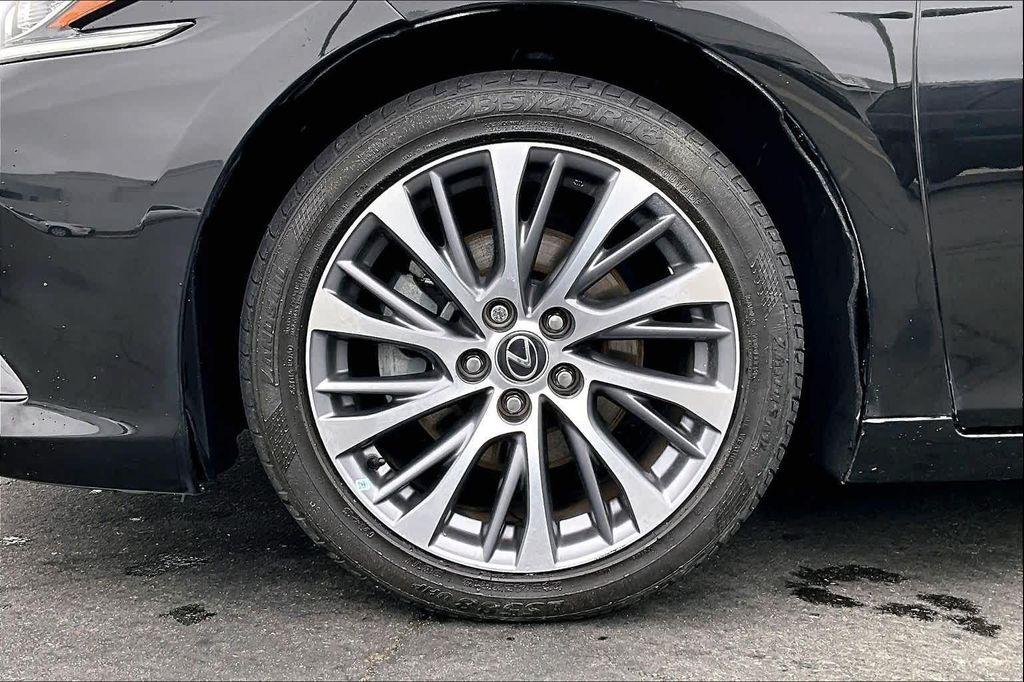 used 2020 Lexus ES 300h car, priced at $26,112