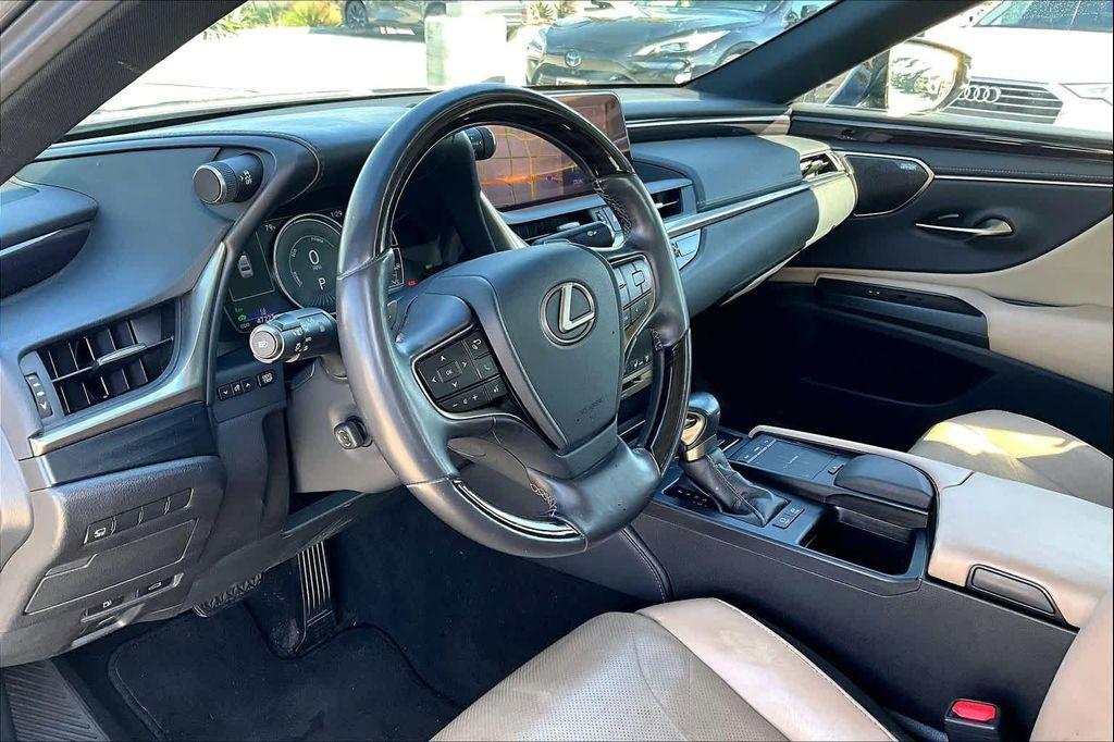 used 2020 Lexus ES 300h car, priced at $35,995
