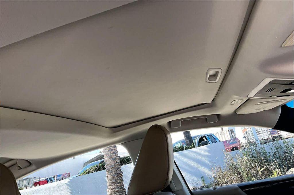 used 2020 Lexus ES 300h car, priced at $35,995