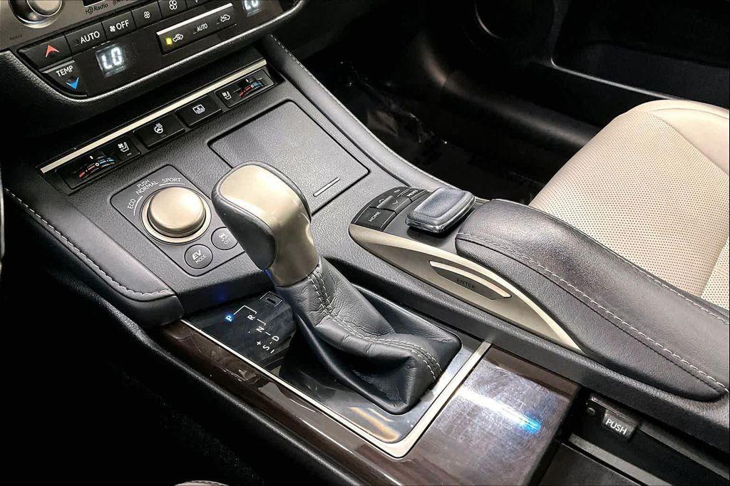 used 2018 Lexus ES 300h car, priced at $28,080