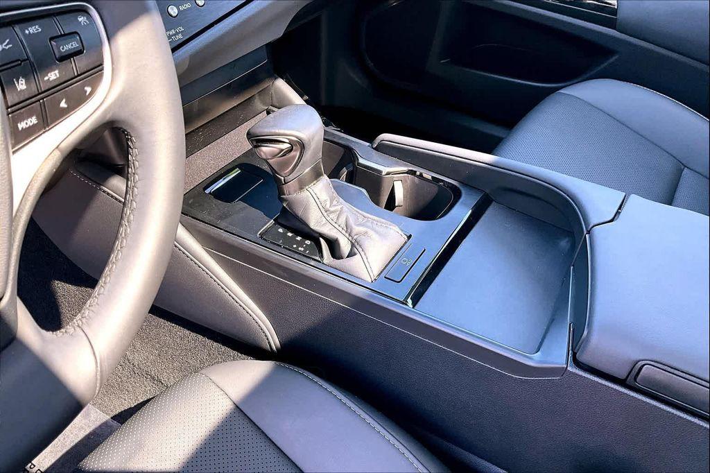 used 2023 Lexus ES 350 car, priced at $36,000