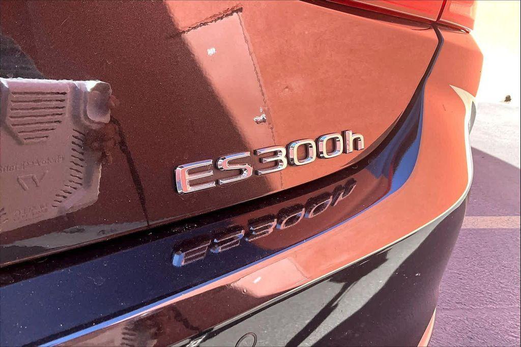 used 2023 Lexus ES 300h car, priced at $38,880