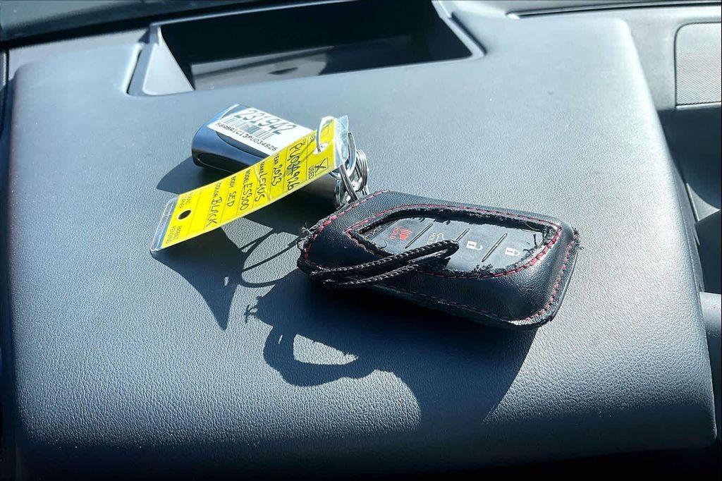 used 2023 Lexus ES 300h car, priced at $38,880