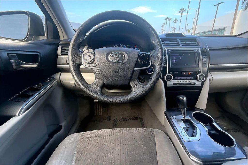 used 2014 Toyota Camry Hybrid car, priced at $11,800