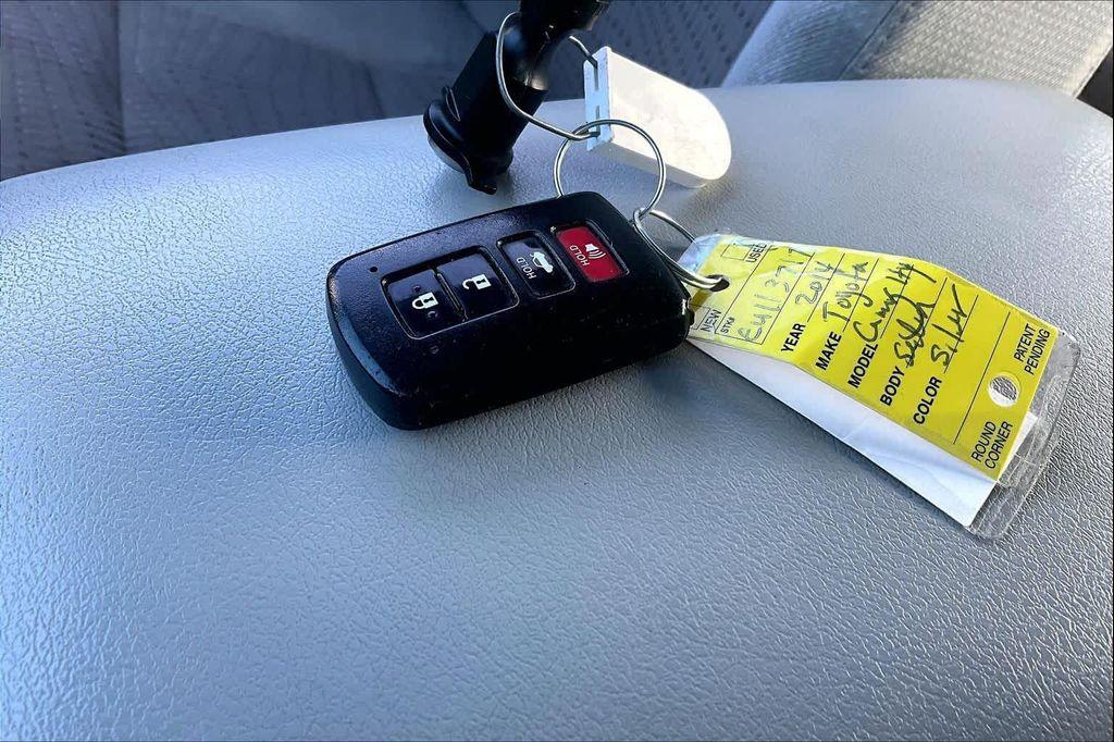 used 2014 Toyota Camry Hybrid car, priced at $11,800