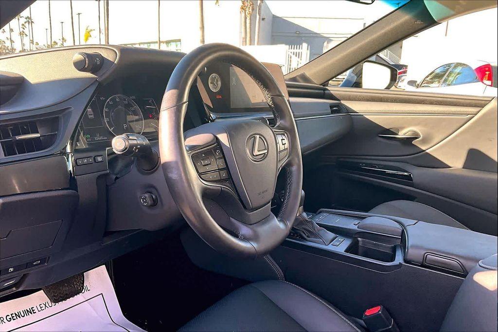 used 2022 Lexus ES 300h car, priced at $34,995