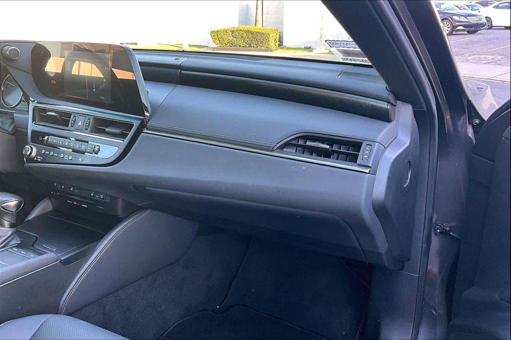 used 2022 Lexus ES 300h car, priced at $34,995