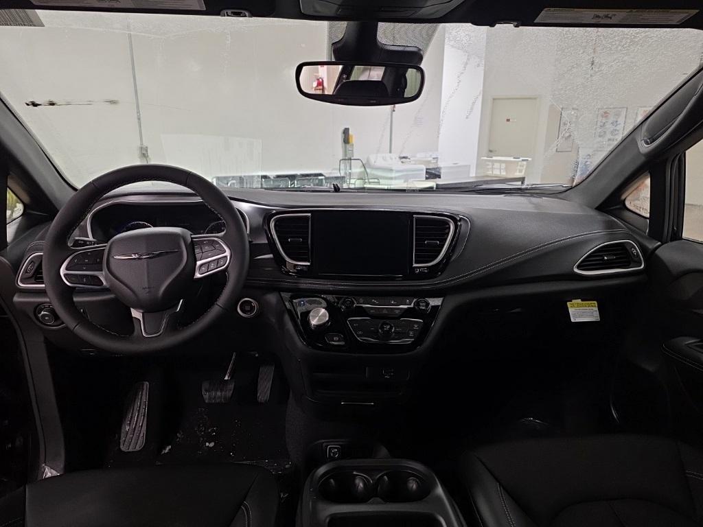 new 2026 Chrysler Pacifica car, priced at $38,898