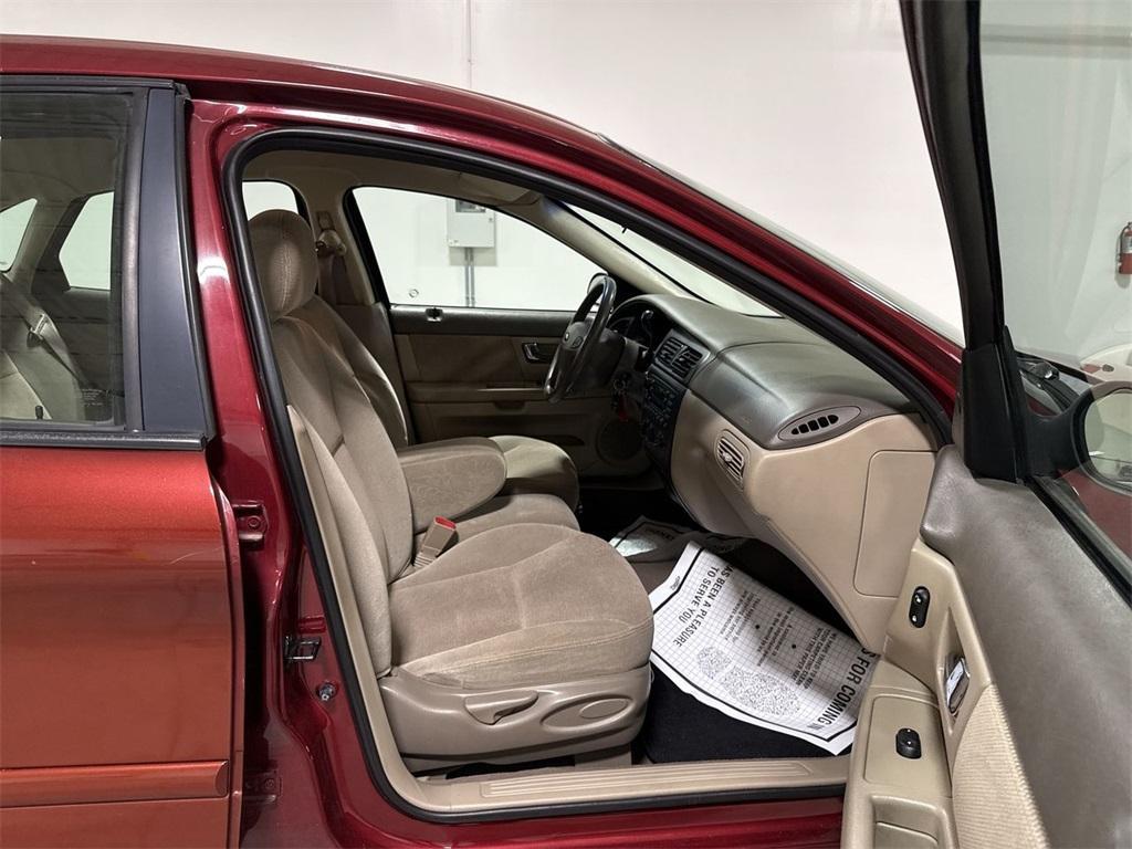 used 2002 Ford Taurus car, priced at $3,000