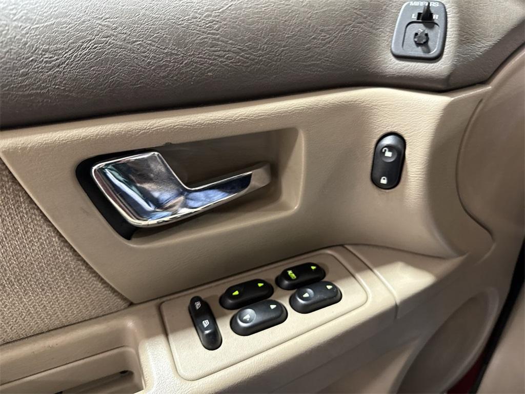 used 2002 Ford Taurus car, priced at $3,000