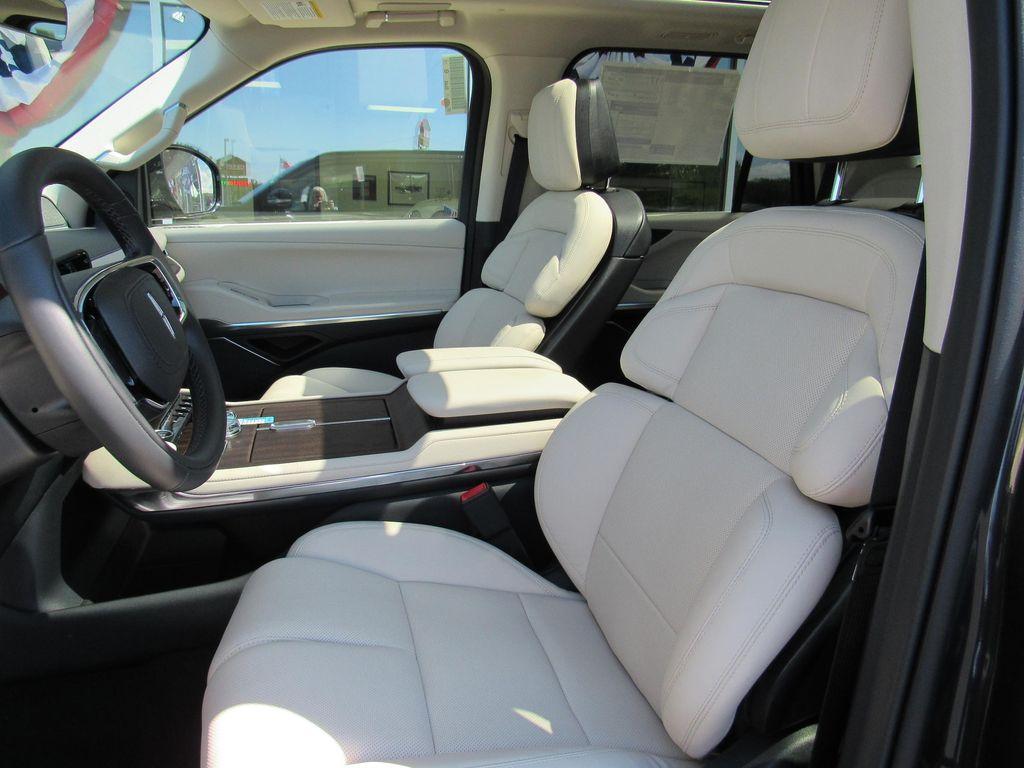 new 2027 Lincoln Navigator car, priced at $114,385
