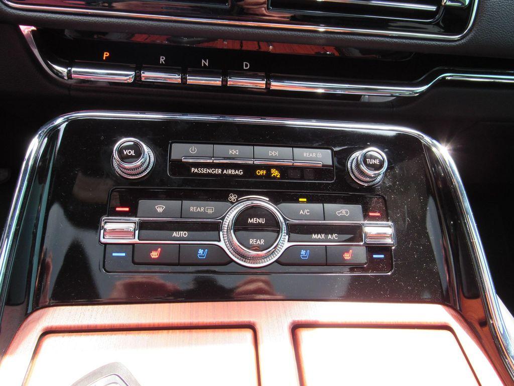 used 2024 Lincoln Navigator car, priced at $74,094