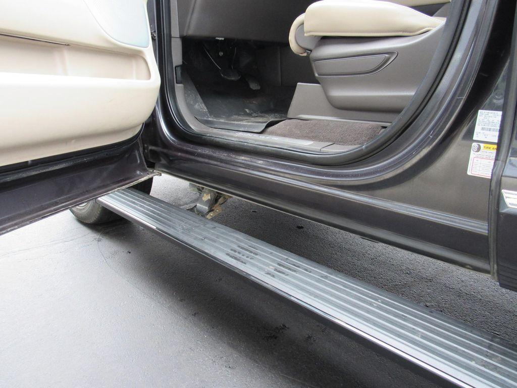 used 2024 Lincoln Navigator car, priced at $75,895