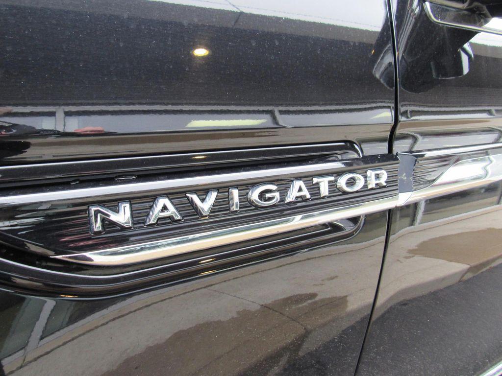 used 2024 Lincoln Navigator car, priced at $70,094