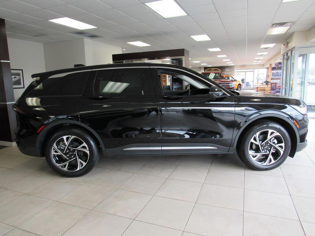 new 2026 Lincoln Nautilus car, priced at $67,054
