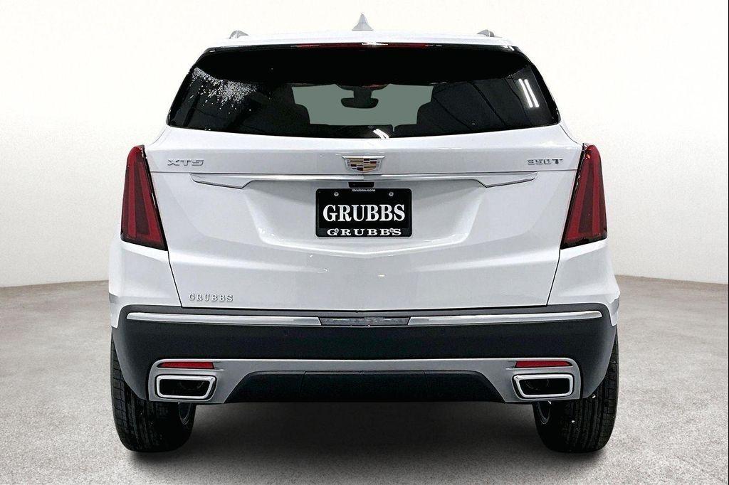 new 2026 Cadillac XT5 car, priced at $56,045