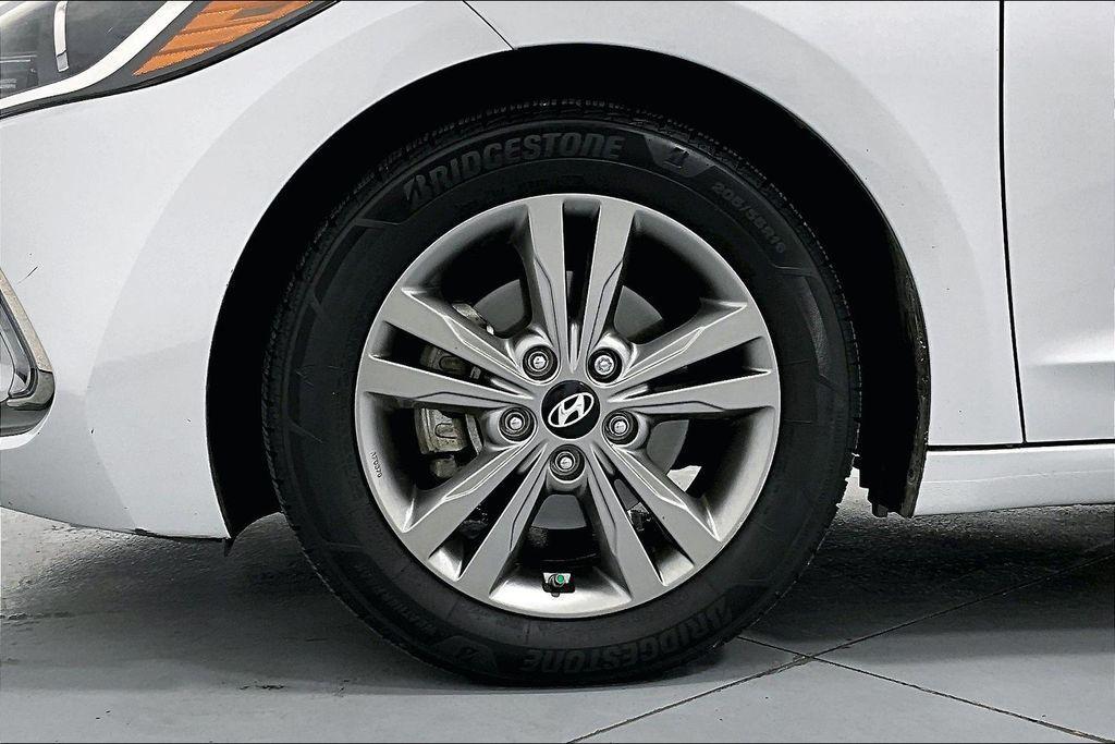 used 2018 Hyundai Elantra car