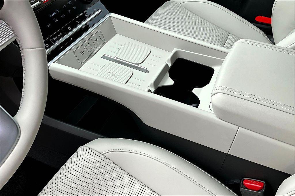 used 2025 Hyundai Santa Fe car, priced at $37,243
