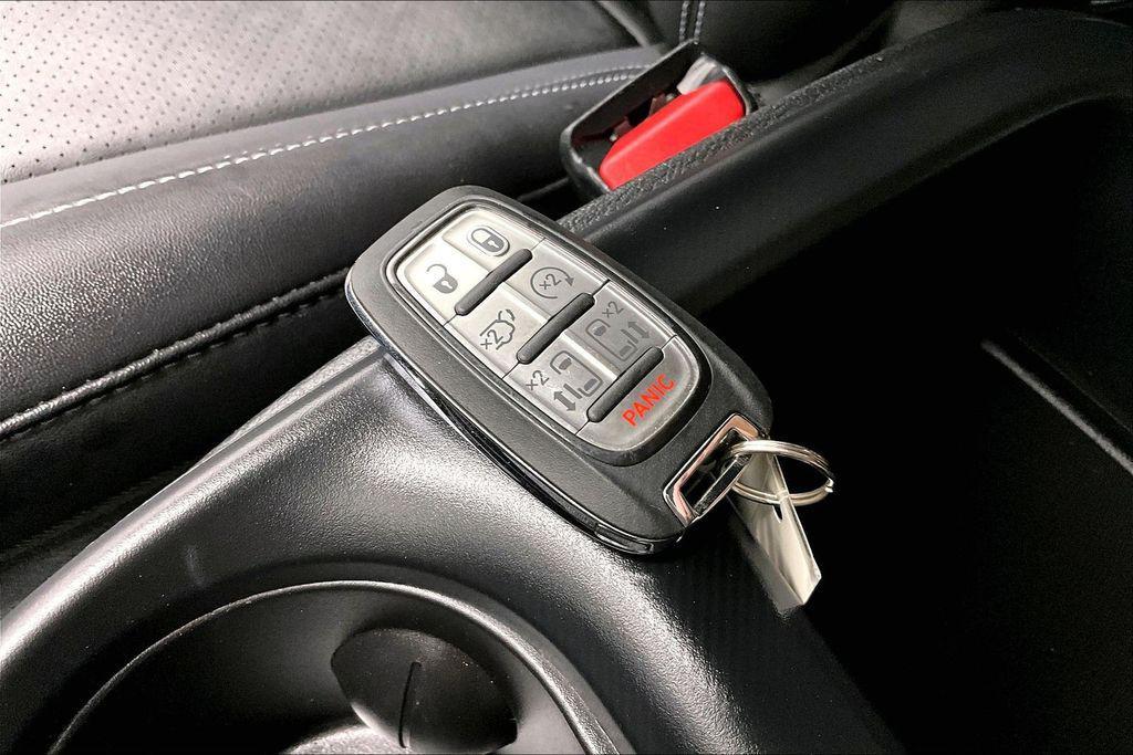 used 2026 Chrysler Pacifica car, priced at $32,900