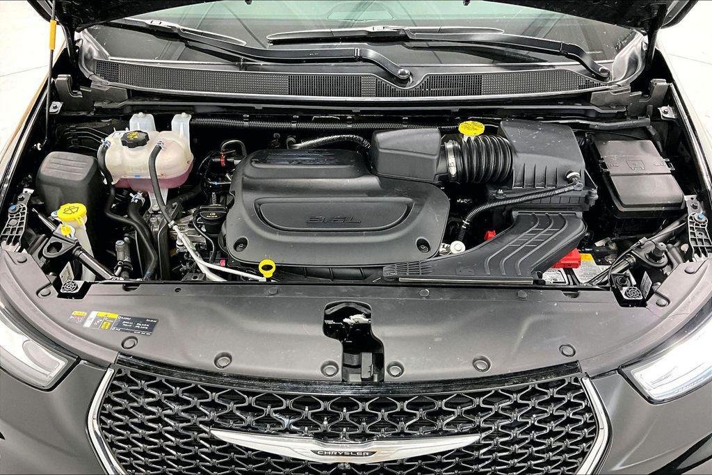 used 2026 Chrysler Pacifica car, priced at $32,900
