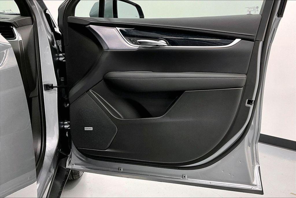 new 2026 Cadillac XT5 car, priced at $58,895