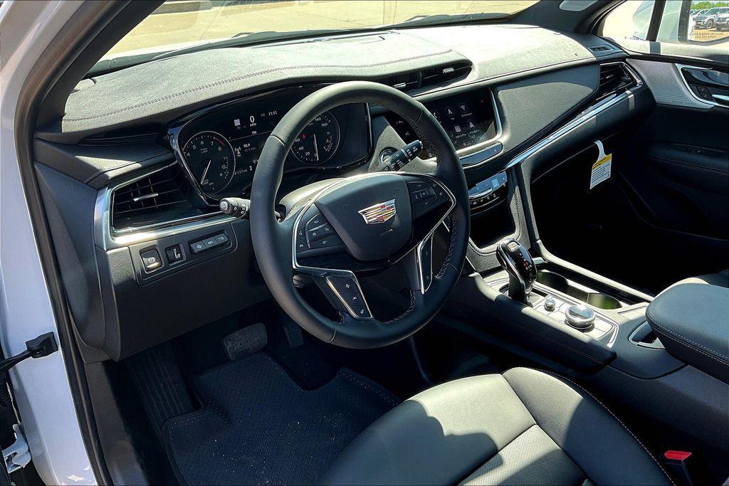 new 2025 Cadillac XT5 car, priced at $57,915