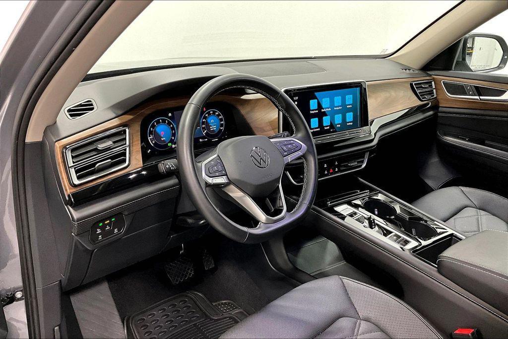used 2025 Volkswagen Atlas car, priced at $33,000