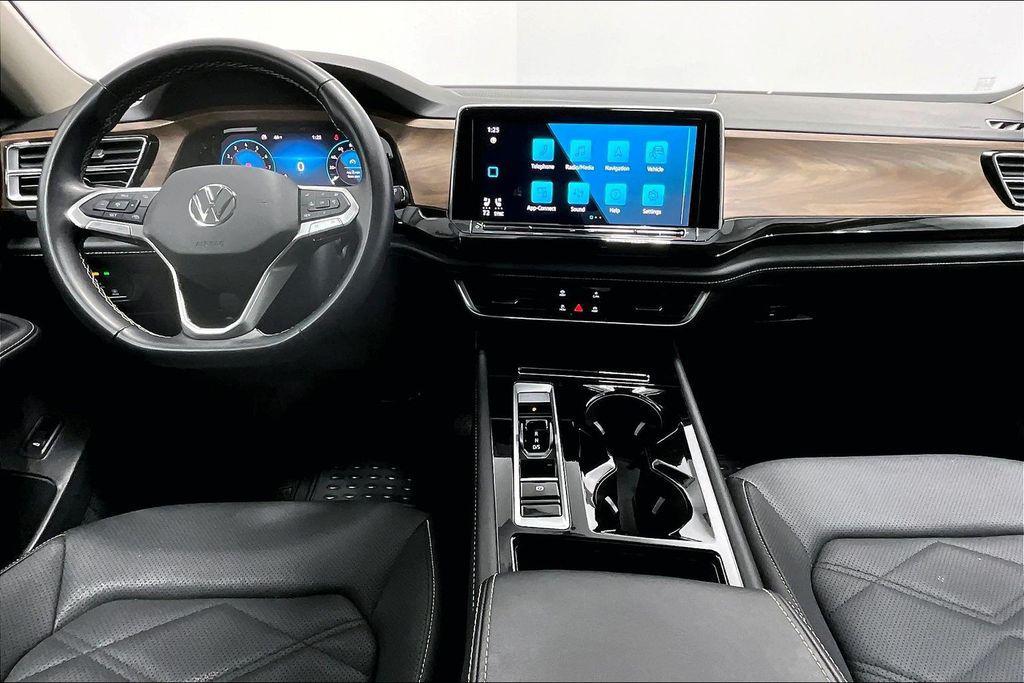 used 2025 Volkswagen Atlas car, priced at $33,000