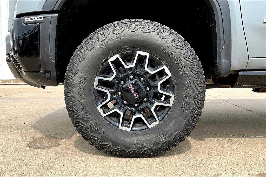 used 2024 GMC Sierra 2500 car, priced at $79,000