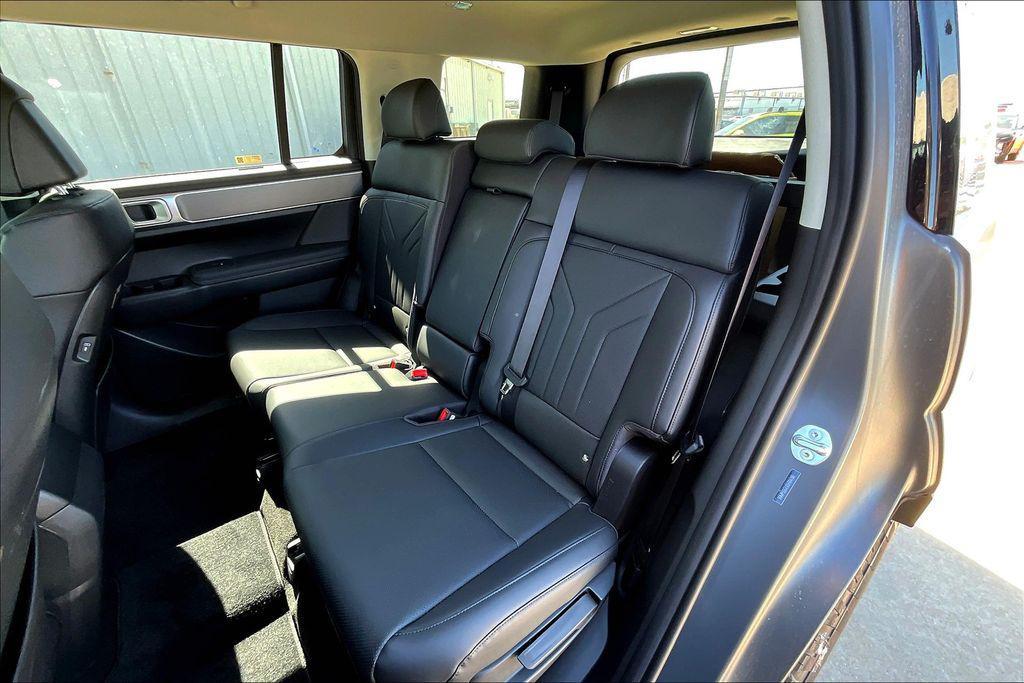 used 2025 Hyundai Santa Fe car, priced at $42,190