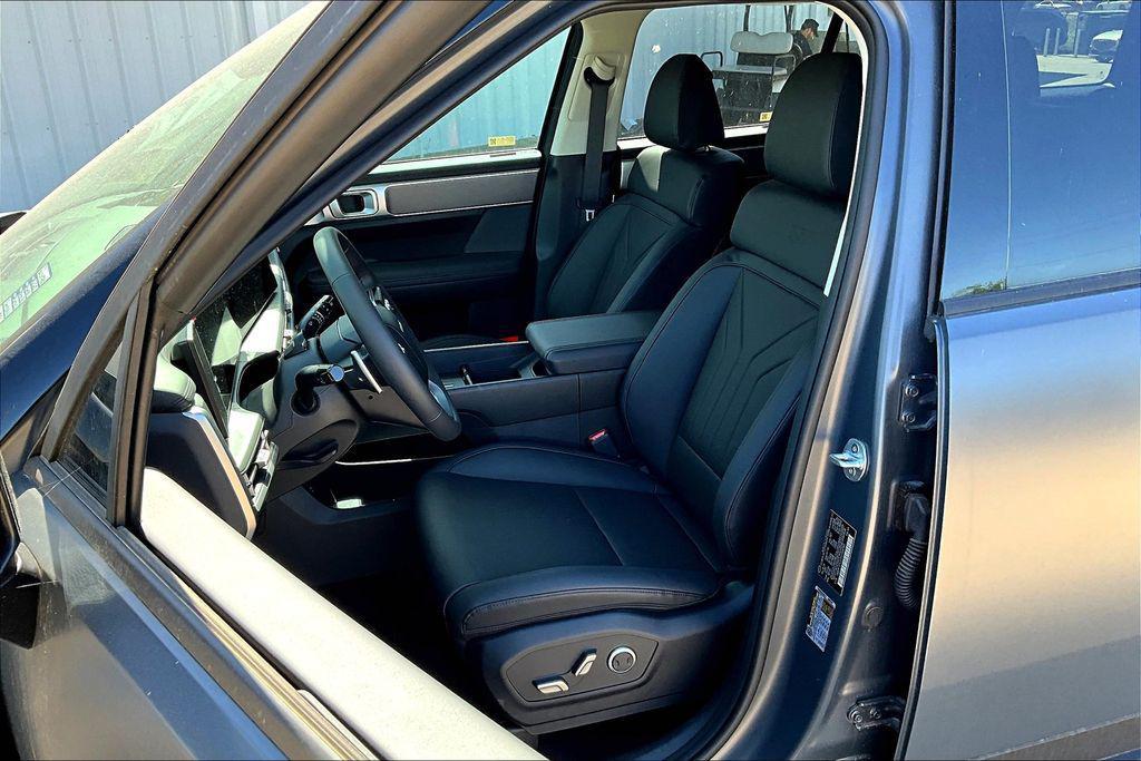 used 2025 Hyundai Santa Fe car, priced at $42,190
