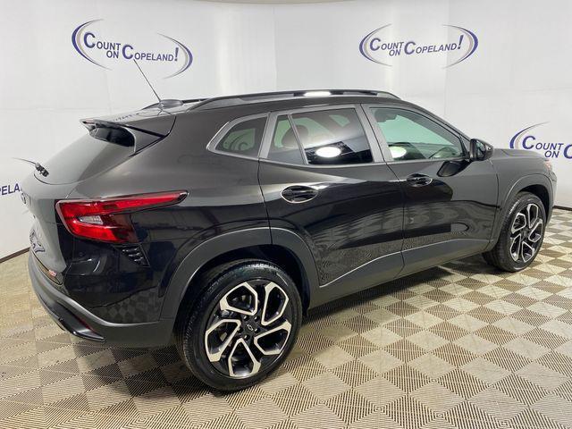 used 2025 Chevrolet Trax car, priced at $23,638