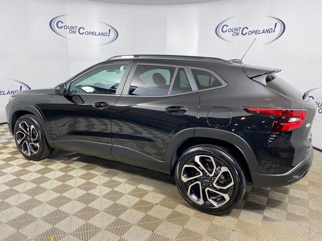 used 2025 Chevrolet Trax car, priced at $23,638