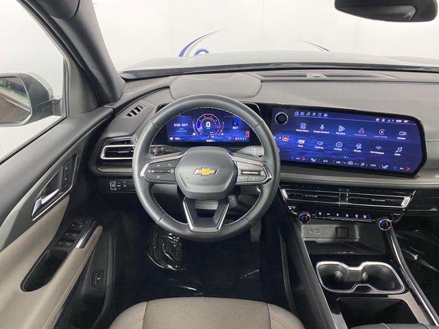 used 2025 Chevrolet Traverse car, priced at $33,981