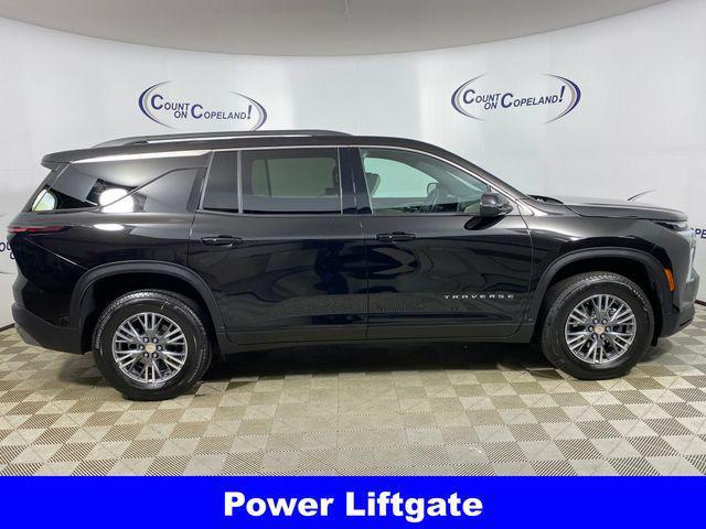 used 2025 Chevrolet Traverse car, priced at $33,981