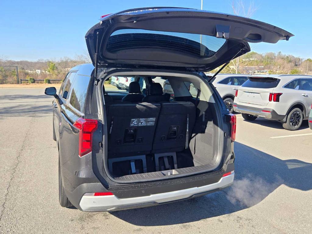 used 2025 Kia Carnival car, priced at $35,268